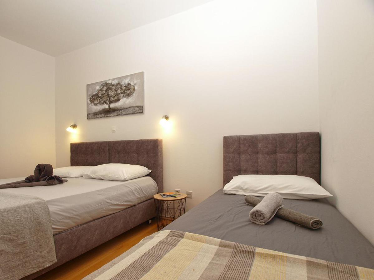 Apartments Biskupije 810 Medulin Eksteriør billede